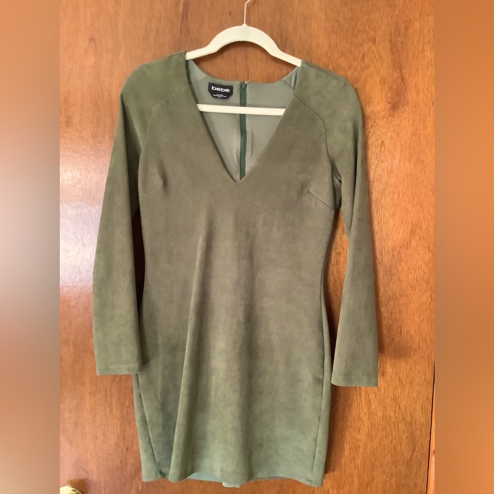 Bebe long sleeve form fitting dress